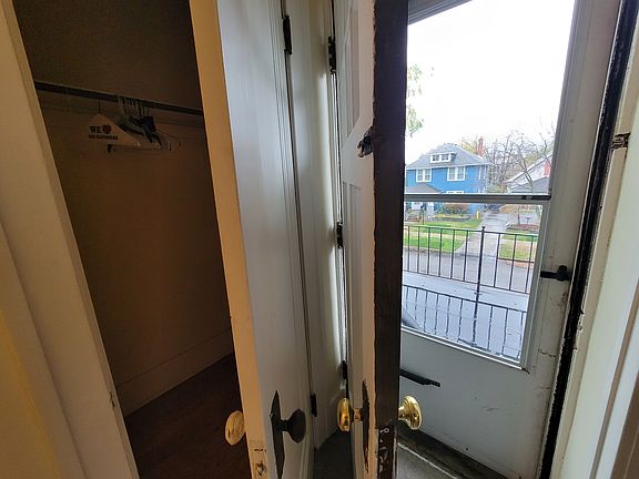 3rd image of 1308 Beaconsfield Ave #1