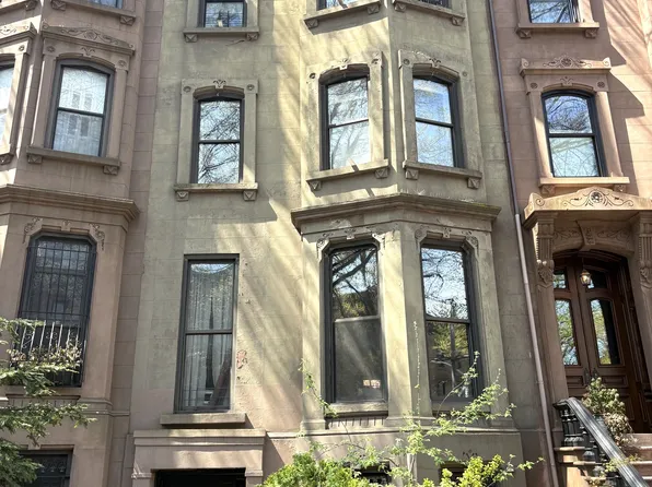 150 Sixth Avenue image 1 of 11