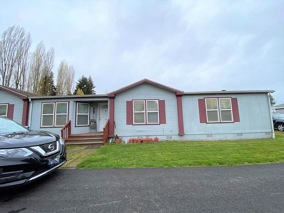2nd image of 927 SW 122nd St