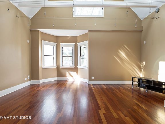 3rd image of 3431 N Paulina St #2