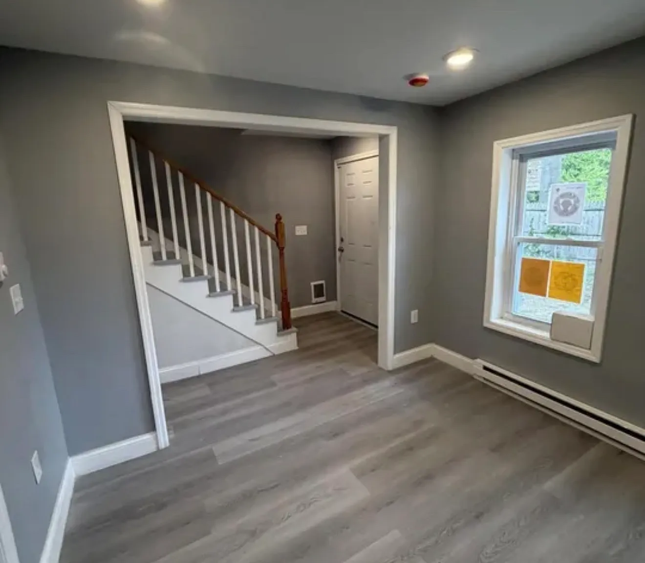 4 bed, 1176 sqft, $1,900 — Photo 2