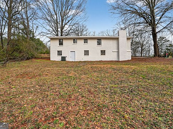 2nd image of 102 Tempie Ln