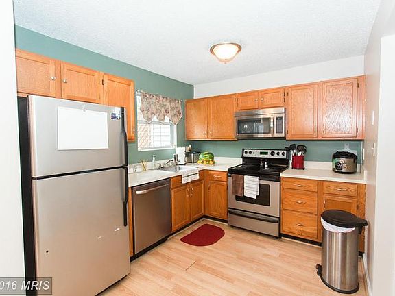 5th image of 705 Knollwood Ct