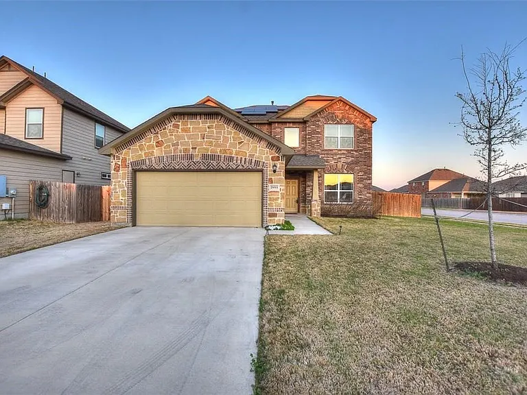 7993 Arezzo Dr — Photo 2