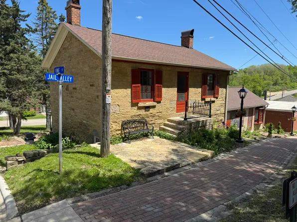 51 Jail Aly, Mineral Point, WI 53565