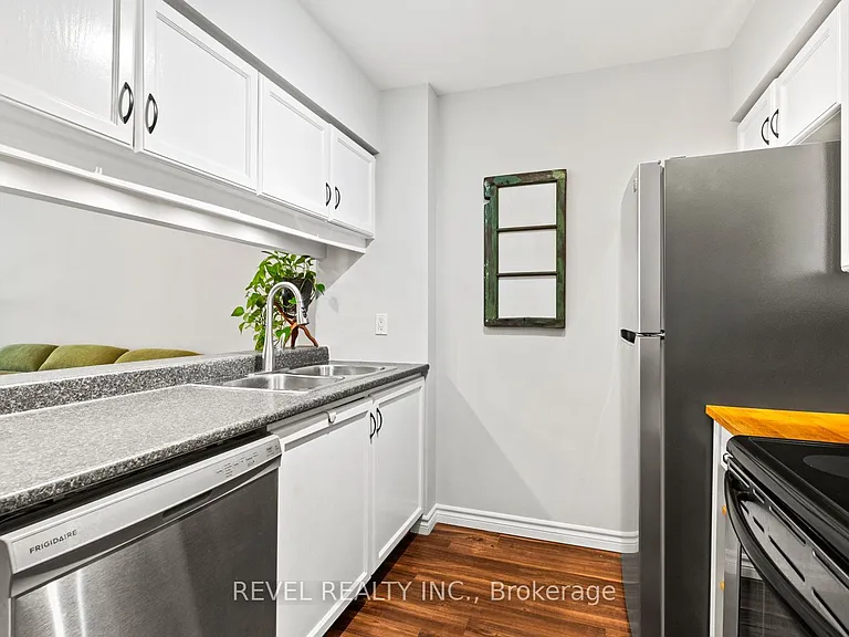 20 Southport St #302 — Photo 16