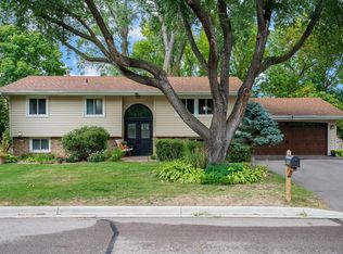 1016 W 155th St, Burnsville, MN 55306