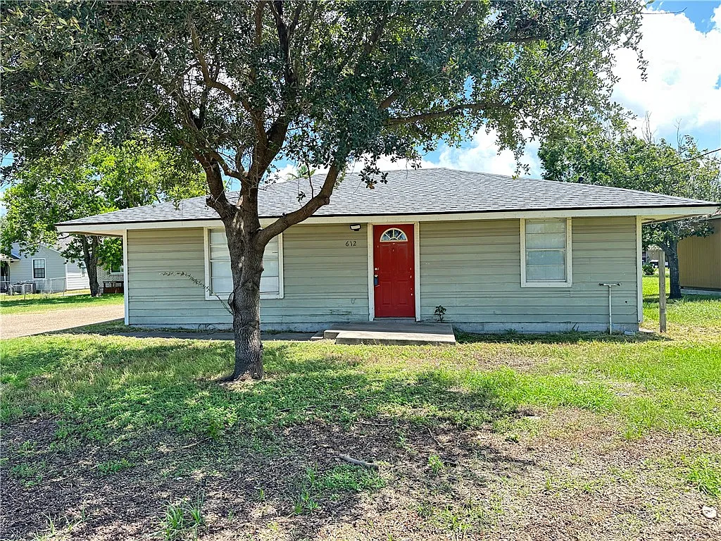 2 bed, 1.0 bath, 1056 sqft, $1,450 — Photo 3
