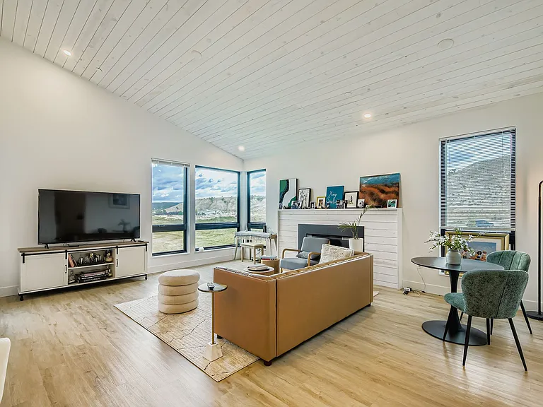 91 Mount Hope Cir #B303 — Photo 3