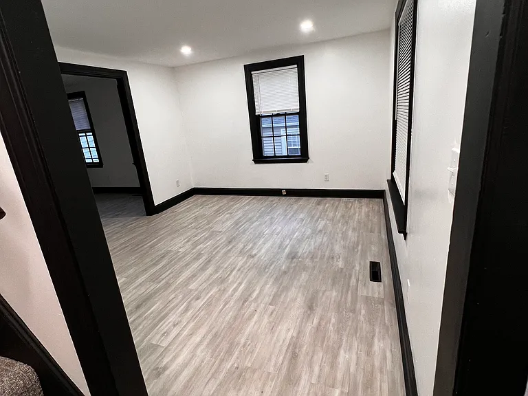 46 Grove St #1A — Photo 5