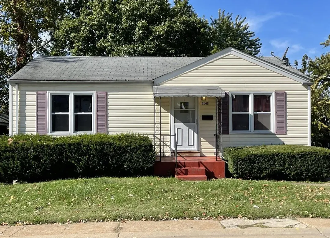 6147 Garfield Ave photo 1