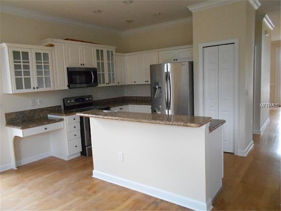 5th image of 1883 Lexington Pl