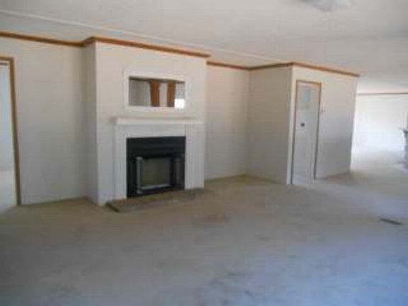 2nd image of 2863 Collins Dr