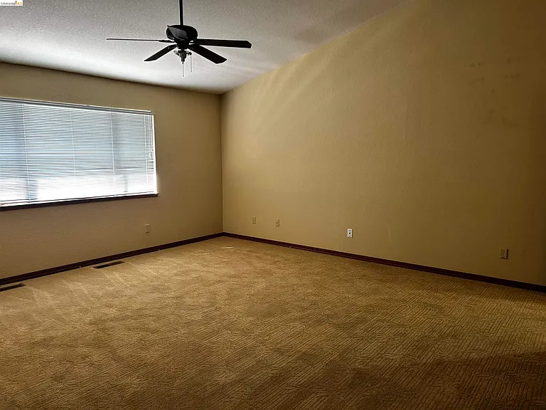 5593 Drakes Dr — Photo 14