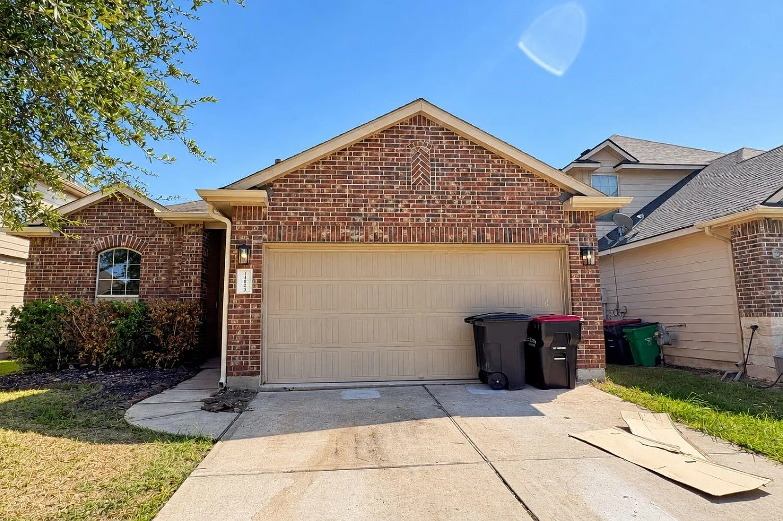3 bed, 2.5 bath, 1724 sqft, $2,300 — Photo 1