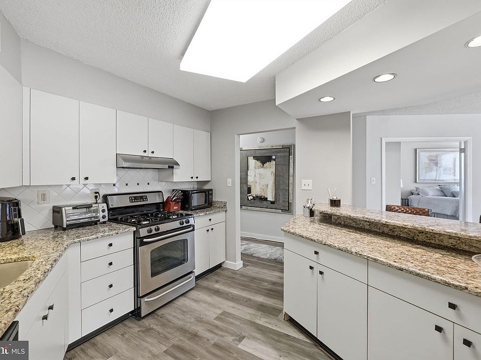 1st image of 5225 Pooks Hill Rd APT 1401N