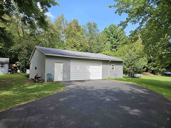 3rd image of W7254 Oak Ridge Ct