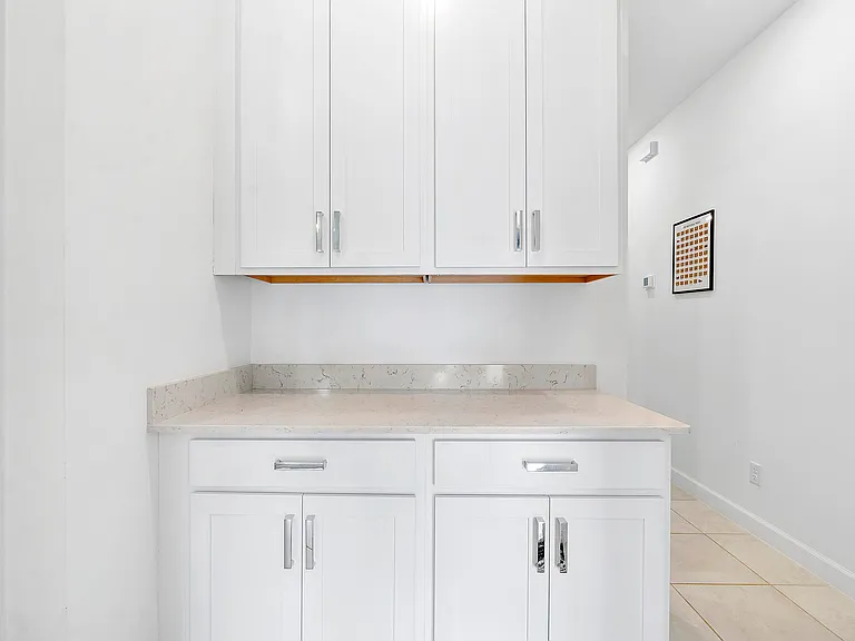 1325 Haywagon Trl — Photo 28
