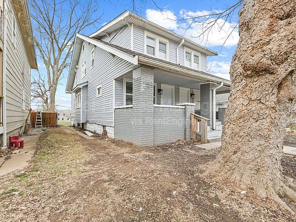 2nd image of 822 N Bradley Ave #822