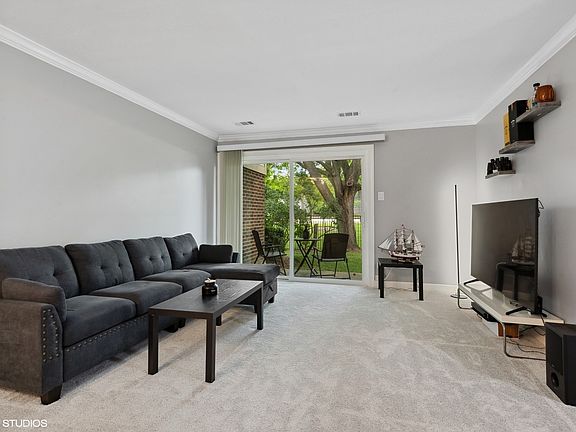 2nd image of 906 E Kings Row #17133