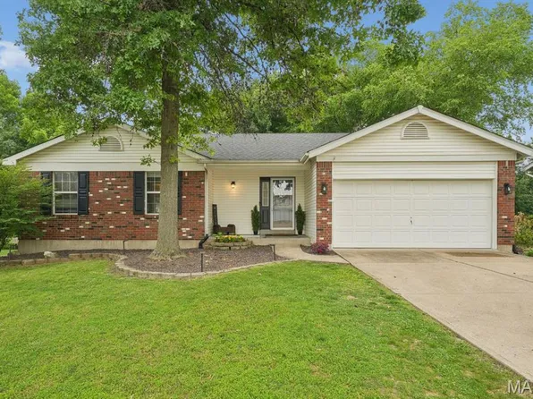 207 Flynn Ct, Saint Peters, MO 63376