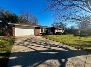 52244 Pickwick Ln, South Bend, IN 46637