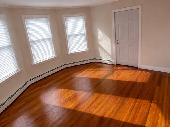 37 Perry St, Central Falls, RI 02863