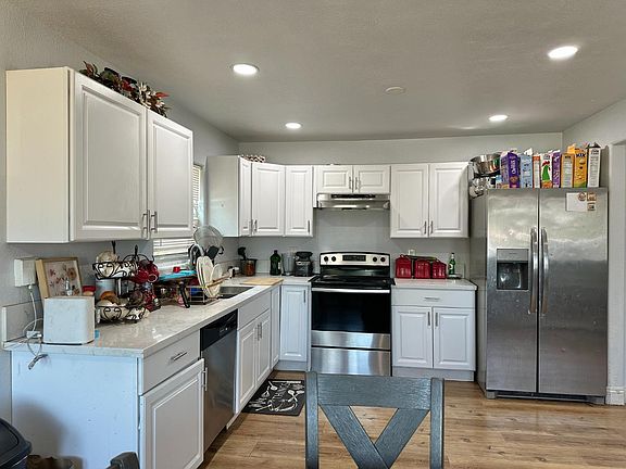 4th image of 2157 Locust St