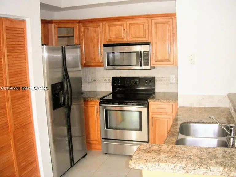 7200 NW 114th Ave #307 — Photo 10