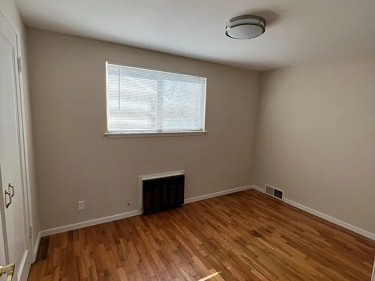 233 31st Ave E — Photo 17
