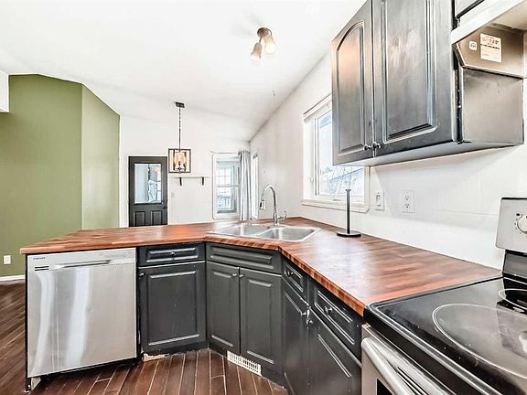 5th image of 29 W Duval Cres