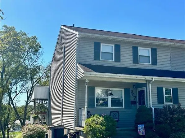 907 Lenape Cir, Catasauqua, PA 18032