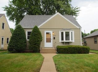 2830 E Armour Ave, St Francis, WI 53235