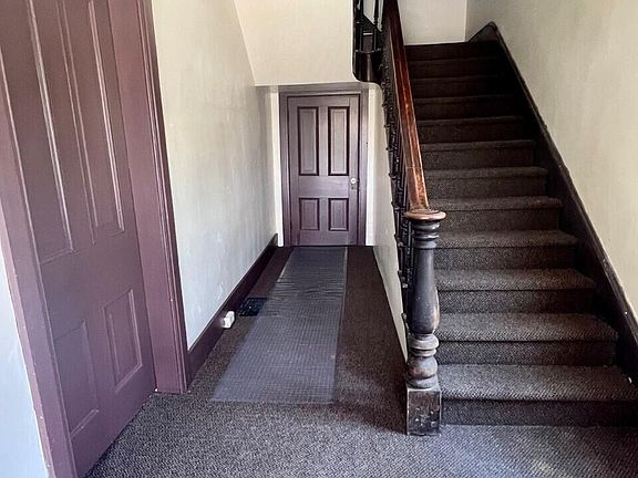 3rd image of 17 N Washington St