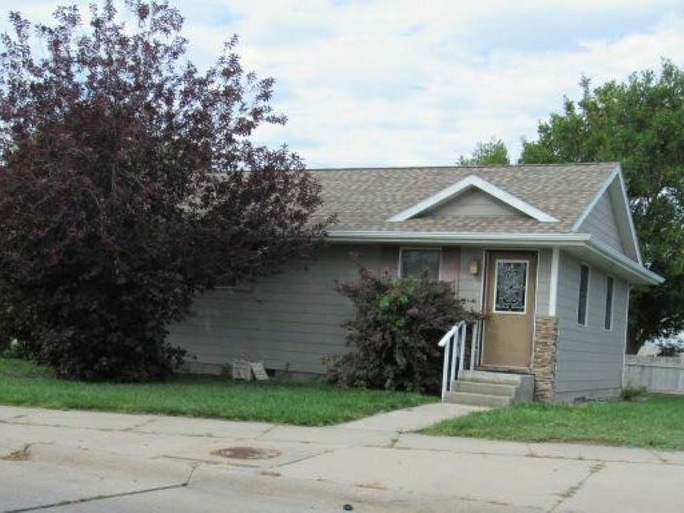 1st image of 620 E 12th Street