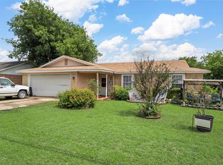 812 W Warren St, Hewitt, TX 76643