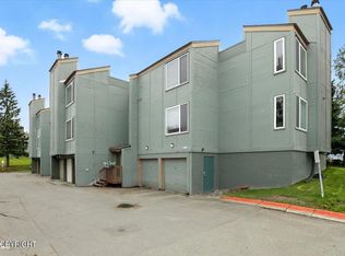 912 Wildrose Ct, Anchorage, AK 99518