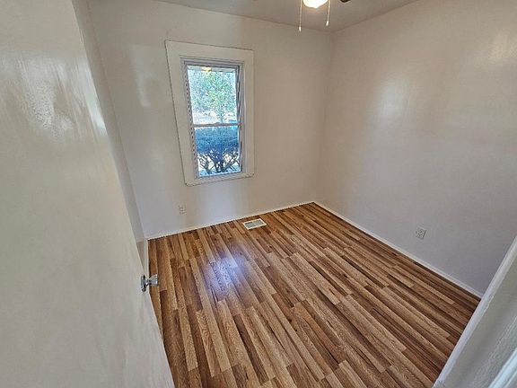 4th image of 1605 Lyons Ct