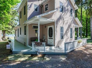 12613 Green Acres Dr, Lyndonville, NY 14098