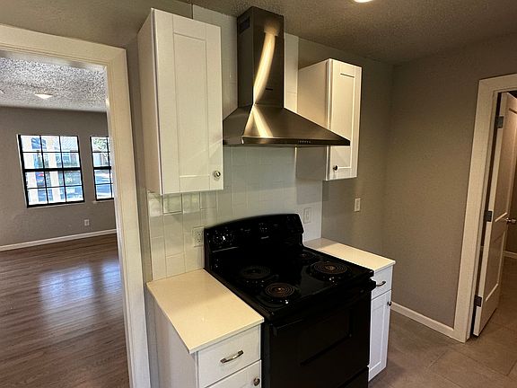 3rd image of 2233 Hasley Dr