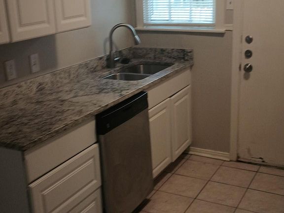 3rd image of 312 N Montreal Ave