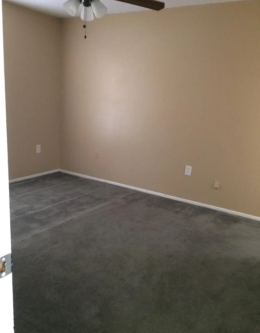 3 bed, 1096 sqft, $2,000 — Photo 4