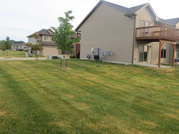 2nd image of 1422 Marilyn Dr