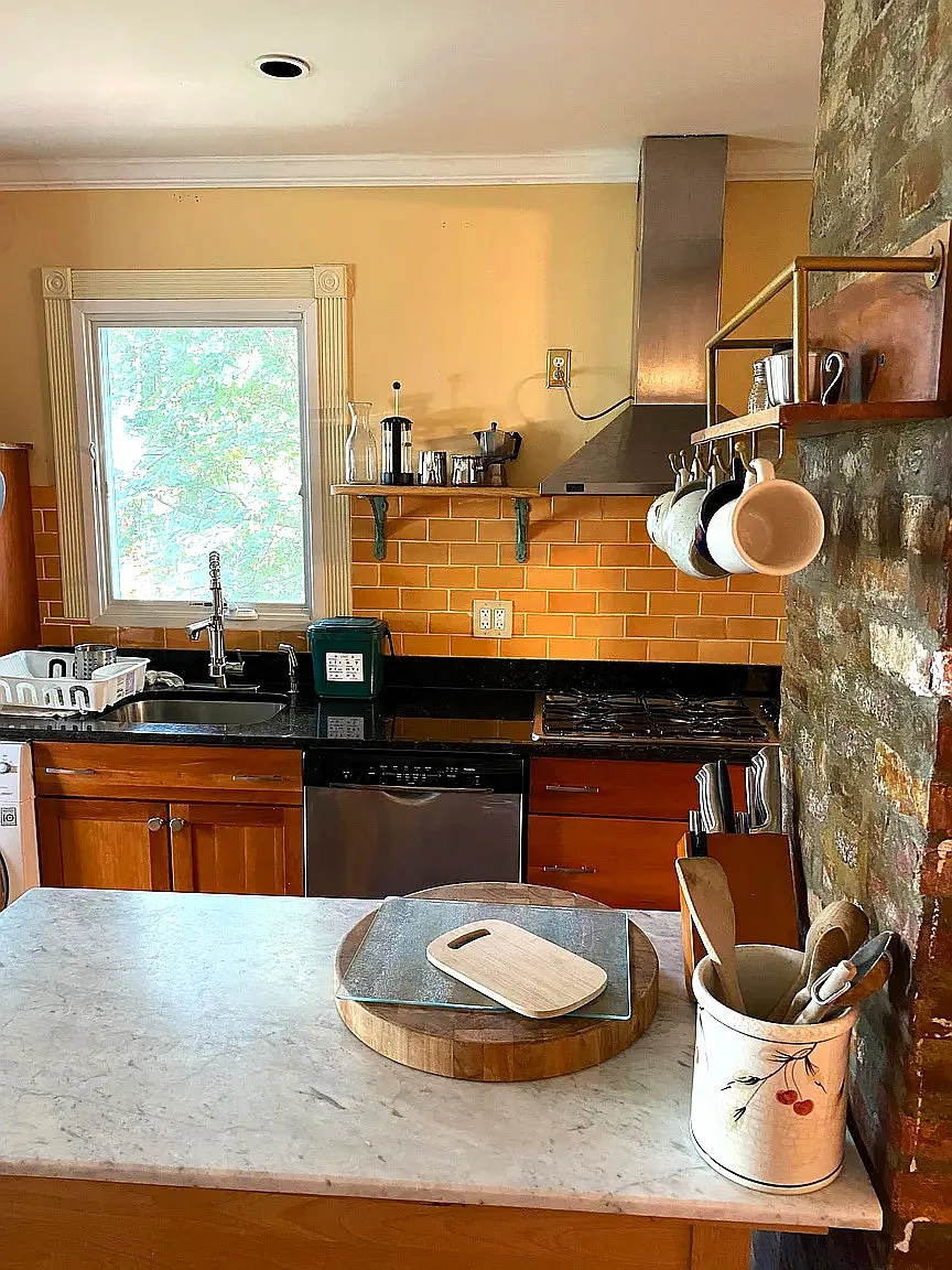 2 bed, 1.5 bath, 1200 sqft, $4,500 — Photo 1
