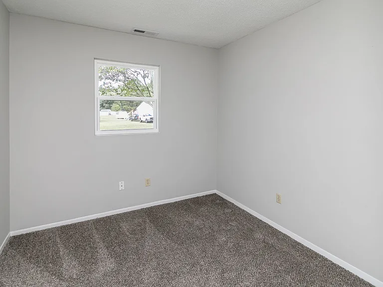 1104 Bryn Mawr Ave — Photo 9