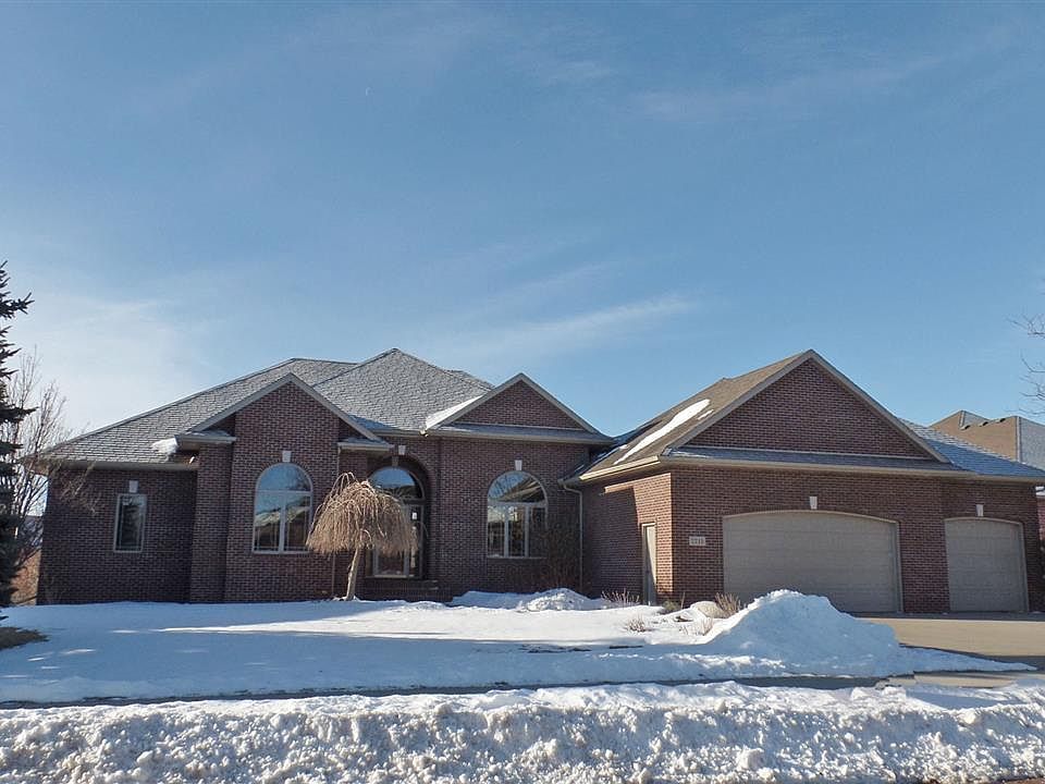 1st image of 2215 W Cherrywood Cir