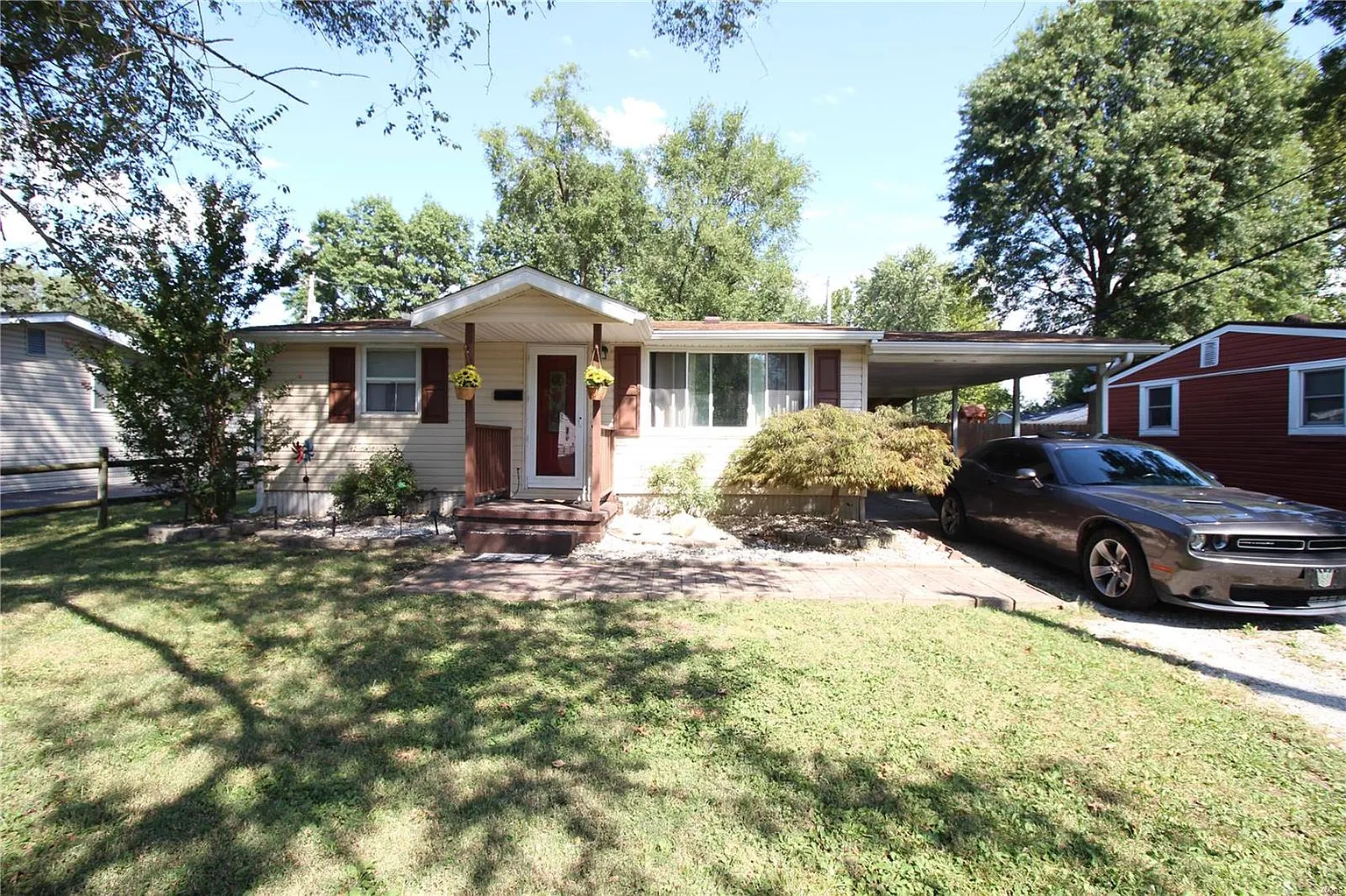 2325 Paul Ave photo 1