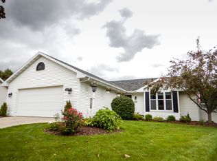 2049 Bark River Ct, De Pere, WI 54115