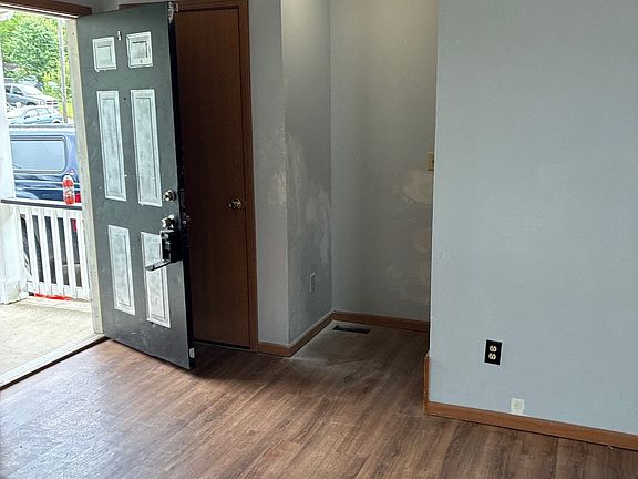 2nd image of 731 Parmalee Ave