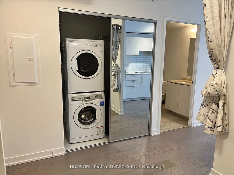 11 Wellesley St W #1309 — Photo 3